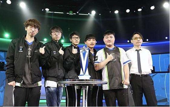 里的特色打 里的特色打